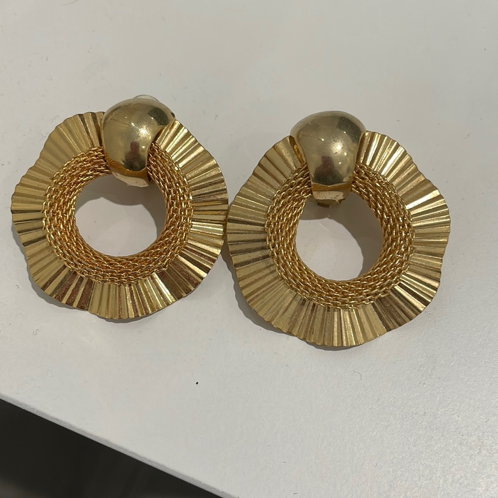 Vintage gold clip on earrings